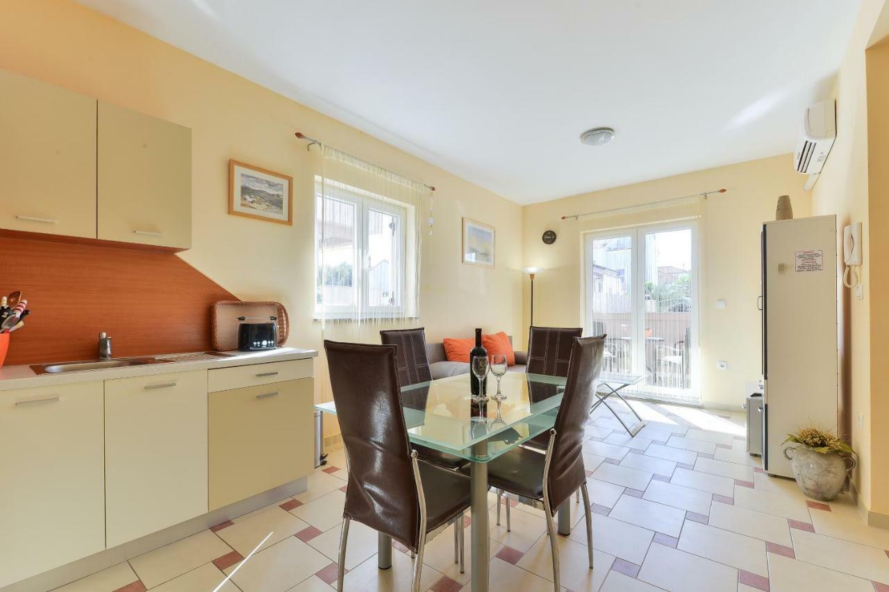 Apartments Dakovic Pakoštane Extérieur photo