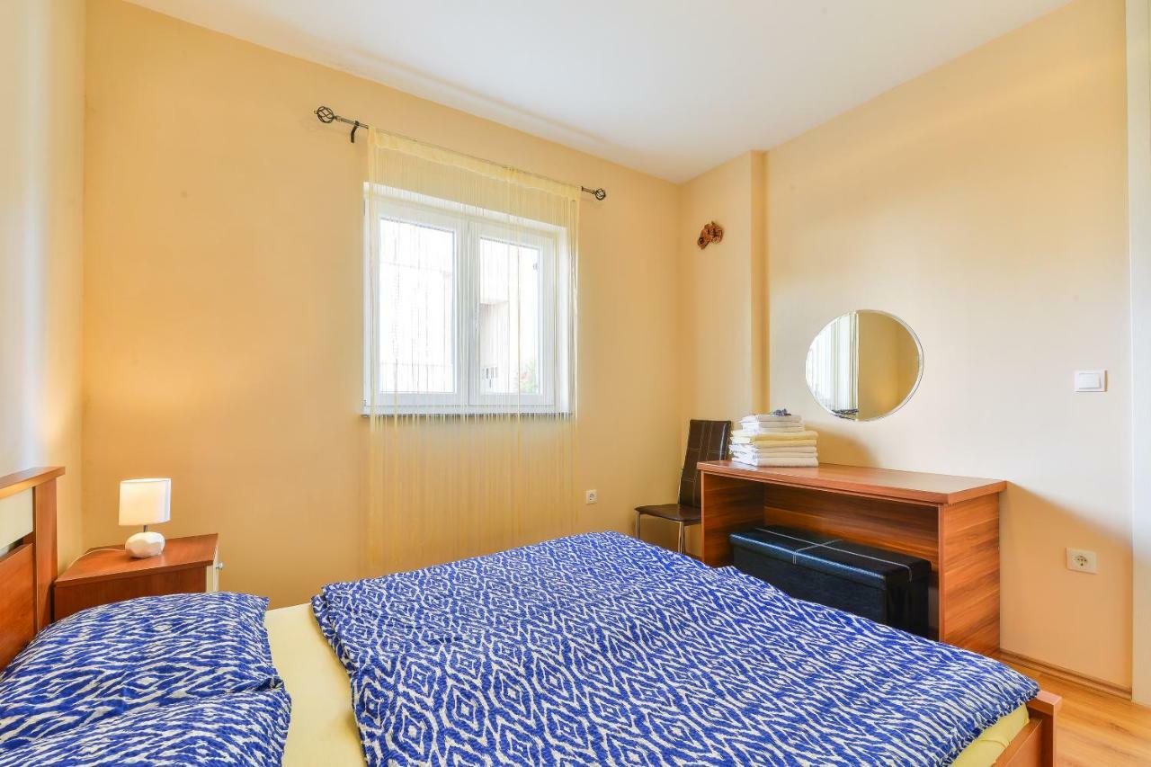 Apartments Dakovic Pakoštane Extérieur photo